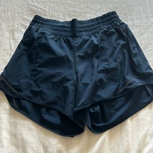 lululemon Hotty Hot High-Rise Lined Short 2.5"